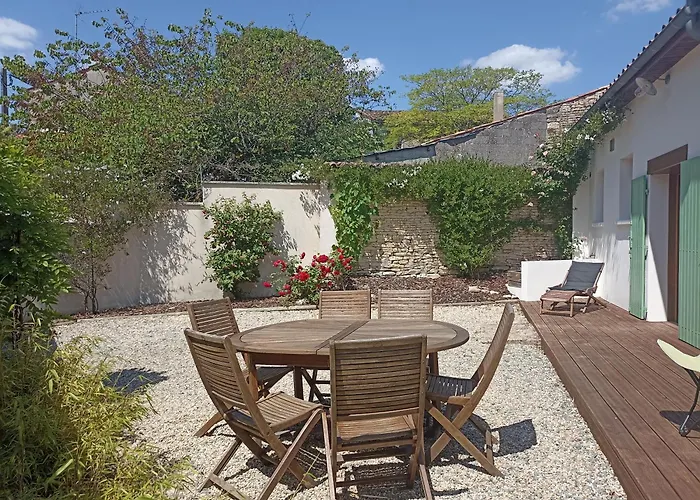 Holiday home De La Cour Arcais